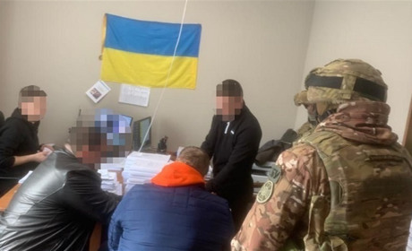 Колишній посадовець Одеської ОДА з "поплічниками" заволоділи 4 млн грн на будівництві амбулаторії