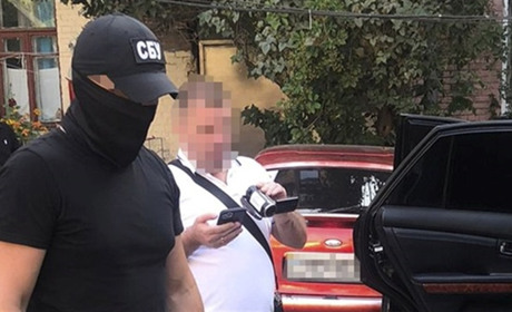 Півмільйона гривень намагався отримати псевдо волонтер у Дніпрі: що загрожує шахраю