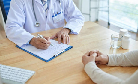 Українці 40+ отримають 2000 грн на медичний скринінг: Уряд затвердив порядок програми