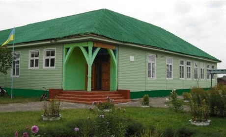 У Полицях покрівлю на сільській школі не ремонтували вже 50 років. Її ремонт стане біля 4 мільйонів