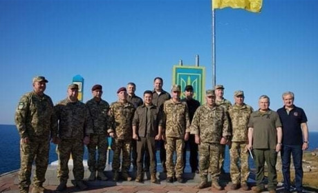 13 героїв із острова Зміїного