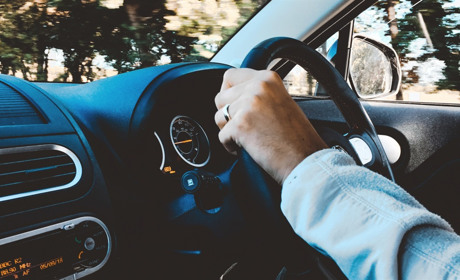 Обов’язковий техогляд, нові штрафи, податок на розкіш: які зміни чекають водіїв у 2022 році