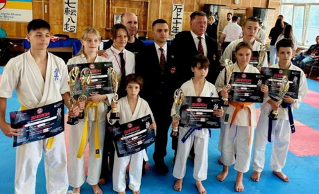 Від турніру в Києві до зборів у Болгарії: літо каратистів Первомайська