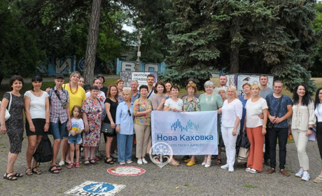 Між обстрілами: в Одесі презентували кам'яні вишиванки Нової Каховки