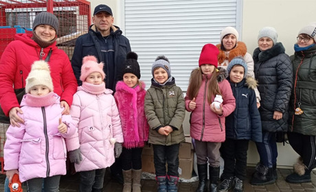 Учні Первомайської гімназії №5 відправили новорічні подарунки захисникам України