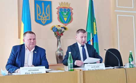 Сесія Вараської районної ради не відбулася. Значить, комусь це потрібно?