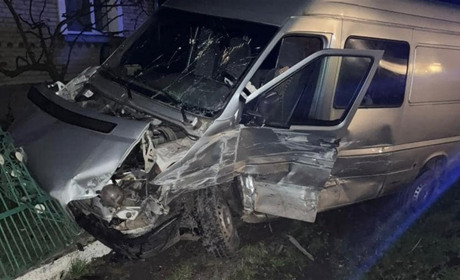 Вечірня аварія у Добрячині – зіткнулися два буси. Водій одного із них перебуває у важкому стані