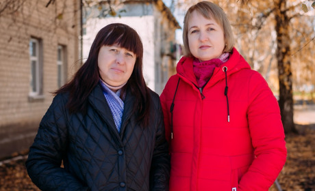 Понад 200 окопних свічок передали на фронт петропавлівчанки Тамара та Оксана