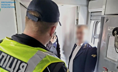Переправляв ухилянтів у вентиляційній шахті потяга – судитимуть провідника «Укрзалізниці»