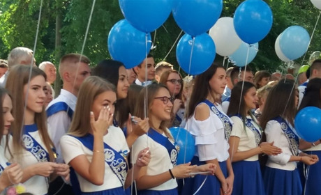 Танцюють ВСІ