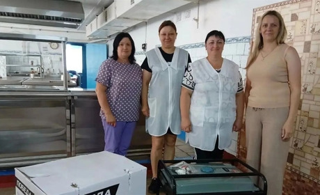 Один генератор на всю школу: окупанти відзвітували про “допомогу” Нижньосірогозькій школі