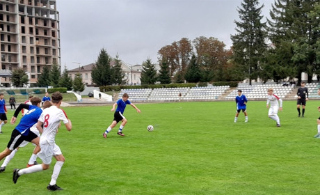 Серія перемог юнацьких команд ДЮКФП на Чемпіонаті України