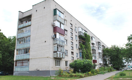 Мешканці золотоніських багатоповерхівок потерпають від нестачі води