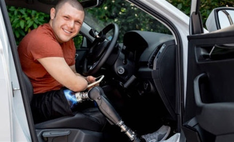 Рух без бар’єрів: ветерани й ветеранки Городоцької громади можуть безоплатно навчитися керувати авто