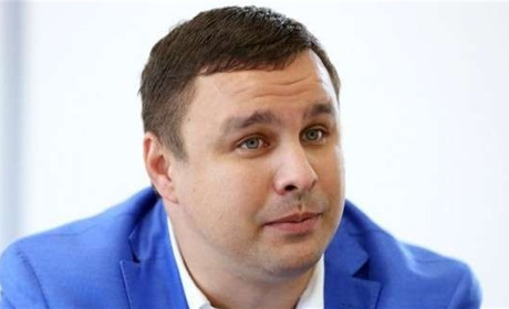 Зеленський намагається віддати Чернігів одіозному Микитасю — політичний експерт про обшуки у місті
