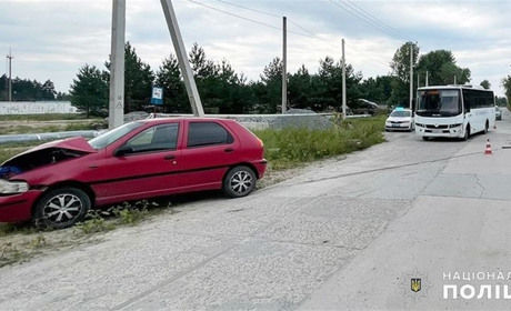 У Нетішині поліцейські встановлюють обставини ДТП, у якій травмувався 70-річний водій