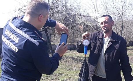 Житель села Хорошого біля дому знайшов смертельний метал