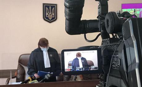 Школа – не громадське місце.  Тож штраф за відсутність маски у вчительки з Вараша скасували
