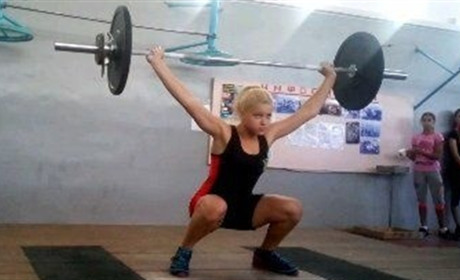 Чотирнадцятирічна сватівська важкоатлетка стала чемпіонкою області