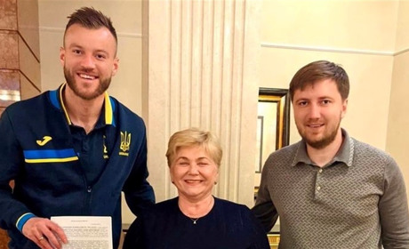 Андрій Ярмоленко передав отримані за Євро призові на благодійність
