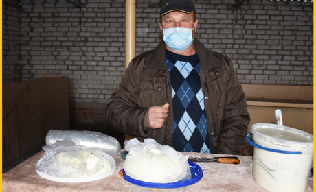 По яловичину та молоко треба йти зранку. Репортаж з недільного базару