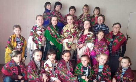 Жінки Володимиреччини активно долучилися до флешмобу з хусткою