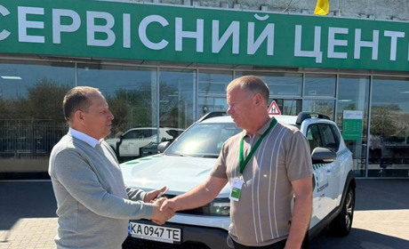 У сервісному центрі МВС у Старокостянтинові презентували новий автомобіль для складання іспитів