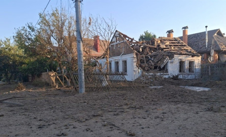 На Херсонщині армія рф завдала ударів по критичній та соціальній інфраструктурі, житлових кварталах