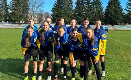 Дівочі команди ДЮСШ зберігають лідерські позиції в обласному чемпіонаті