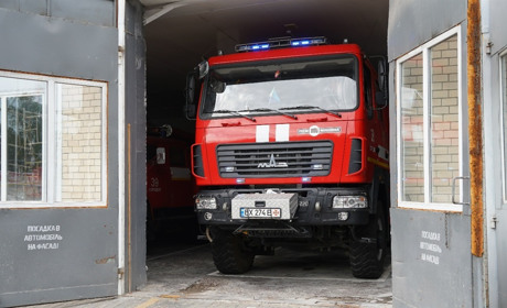 У Городку горів житловий будинок. На ліквідацію пожежі виїжджали рятувальники 39 ДПРЧ