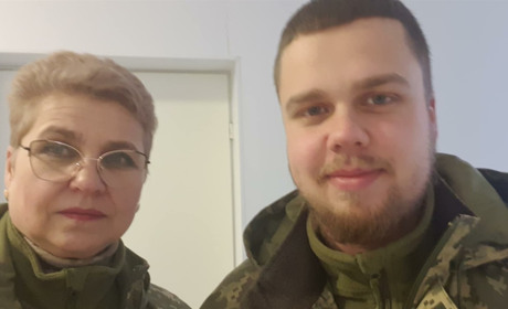 Родина військових медиків з Шостки просить підтримати збір на важливе обладнання для ЗСУ