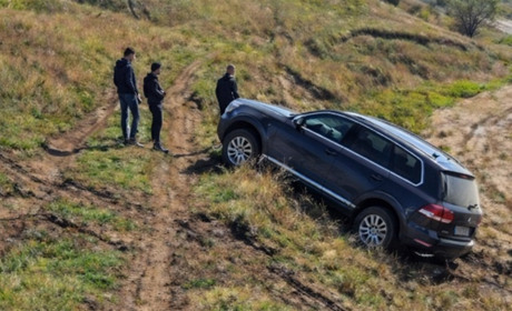 На схилах Куяльницького лиману влаштовують джипінг: позашляховик перекинувся