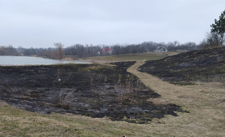 Яка відповідальність чекає на паліїв листя, сухої трави, сміття?
