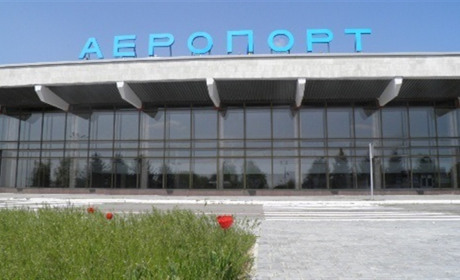 Перед стартом туристичного сезону в Херсоні обговорили стан аеропорту. Розповідаємо більше