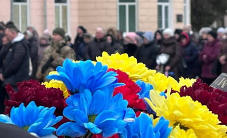 Первомайськ попрощався із захисником України Ігорем Журавльовим