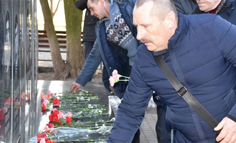 Вони і сьогодні залишаються гідними патріотами: у Старокостянтинові провели меморіальний захід