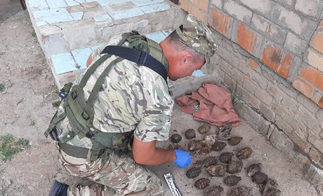 Зачем мелитополец хранил боеприпасы на даче – выясняют следователи 