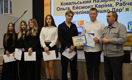 У Звягелі нагородили переможців "Шкільного громадського бюджету" та стипендіатів міського голови