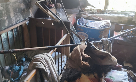 Коротке замикання та вибух балона: на пожежі в гуртожитку ледве не загинули двоє дітей