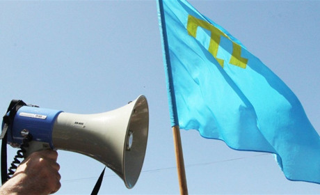 Окупанти обшукали будинки кримських татар у Генічеському районі: людей вивезли до 17 училища
