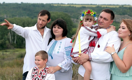 Первомайці написали пісню та зняли кліп на вірші місцевої поетеси: прем’єра — на День Незалежності