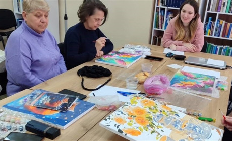 У гуманітарному хабі Києва відбулось навчання з української мови для переселенців з Луганщини