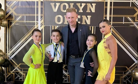 Вихованці клубу "ДАНС-ЛІЦЕЙ" взяли участь у благодійних змаганнях: мають перемоги та призові місця