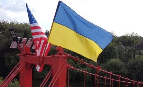Як підвісний міст у Славуті став схожим на той, що у Сан-Франциску