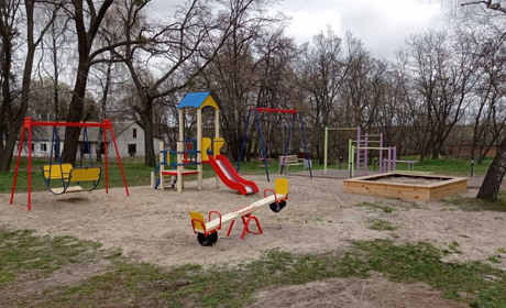 Перший дитячий майданчик у Благодатному на Золотоніщині