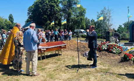 Покровська громада попрощалася з 23-річним захисником Микитою Соболєвим