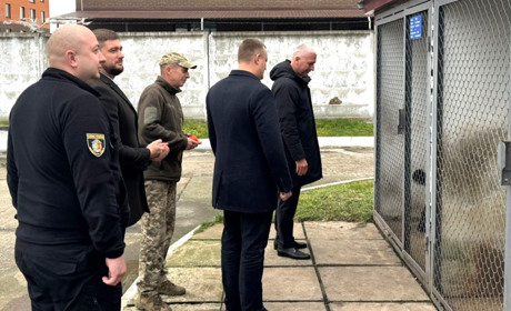 У Нетішині перевірили умови тримання затриманих у відділенні поліції