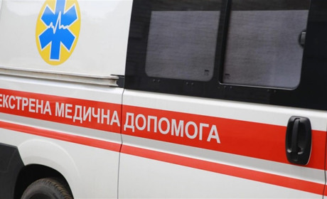 Окупанти дронами атакували цивільне авто та швидку допомогу в Херсоні