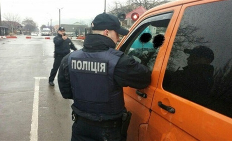 У селі Довговоля поліцейські вилучили авто у нетверезого водія