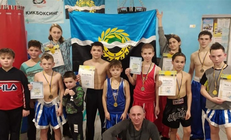 Спортсмени Добропілля привезли додому медалі з Чемпіонату області з кікбоксингу